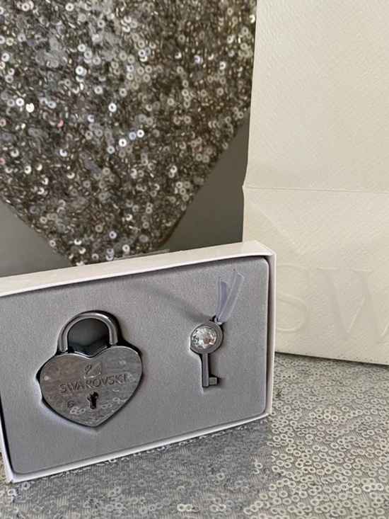 Swarovski Heart Lock Key Set, a decorative accessory with working lock - Picture 2 of 5